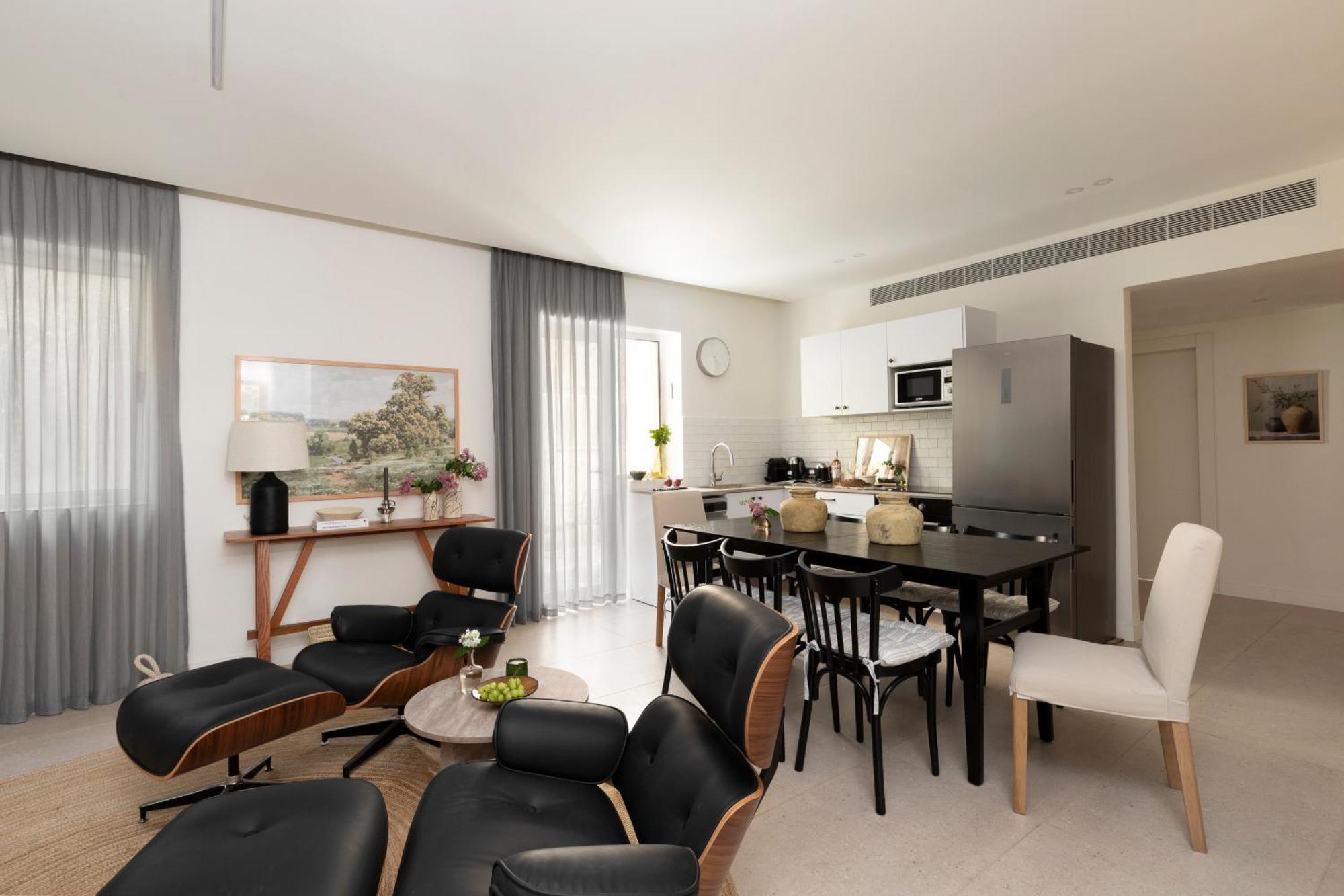 The J - Luxury Apartments By Localz Jerusalem Exterior photo