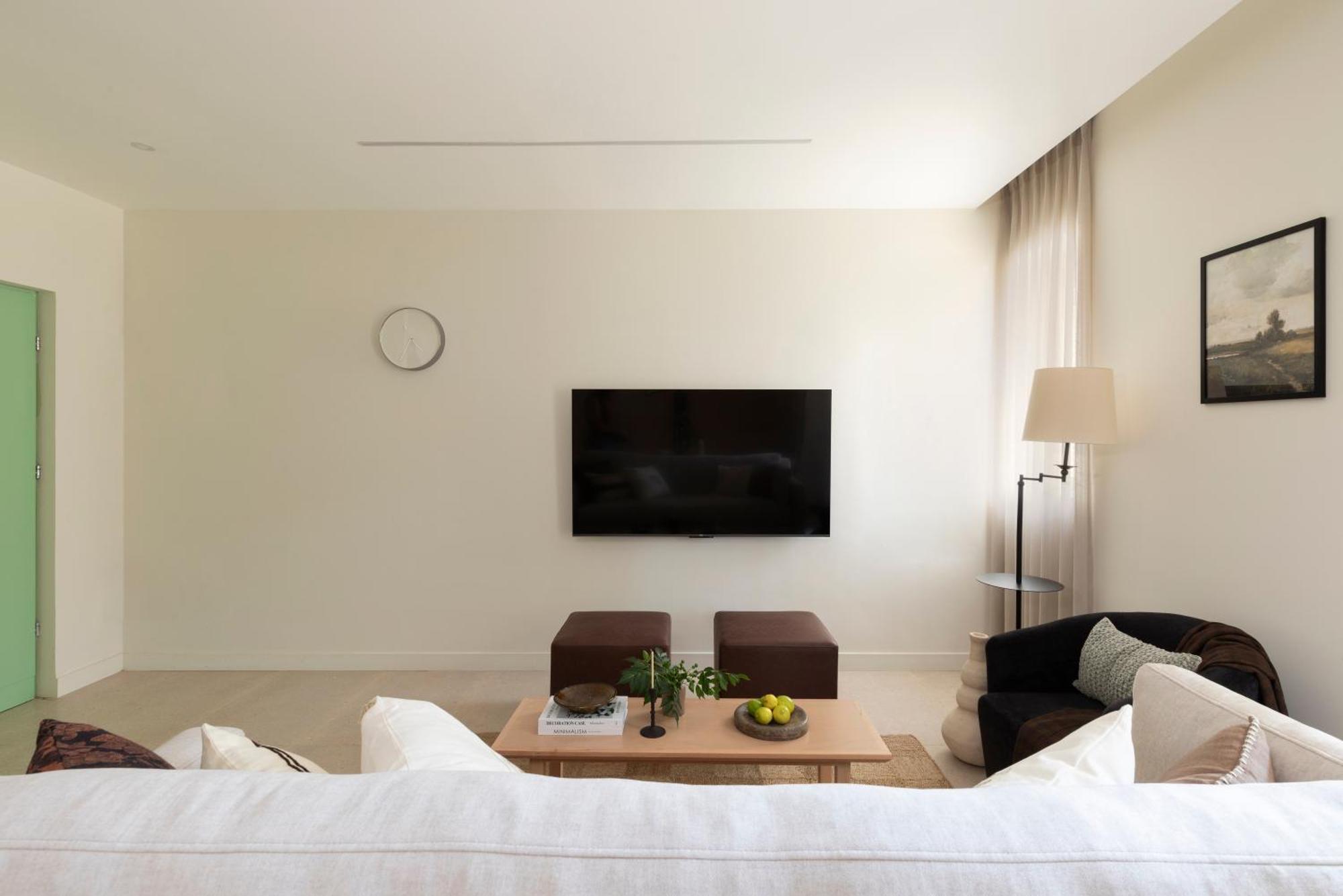 The J - Luxury Apartments By Localz Jerusalem Exterior photo