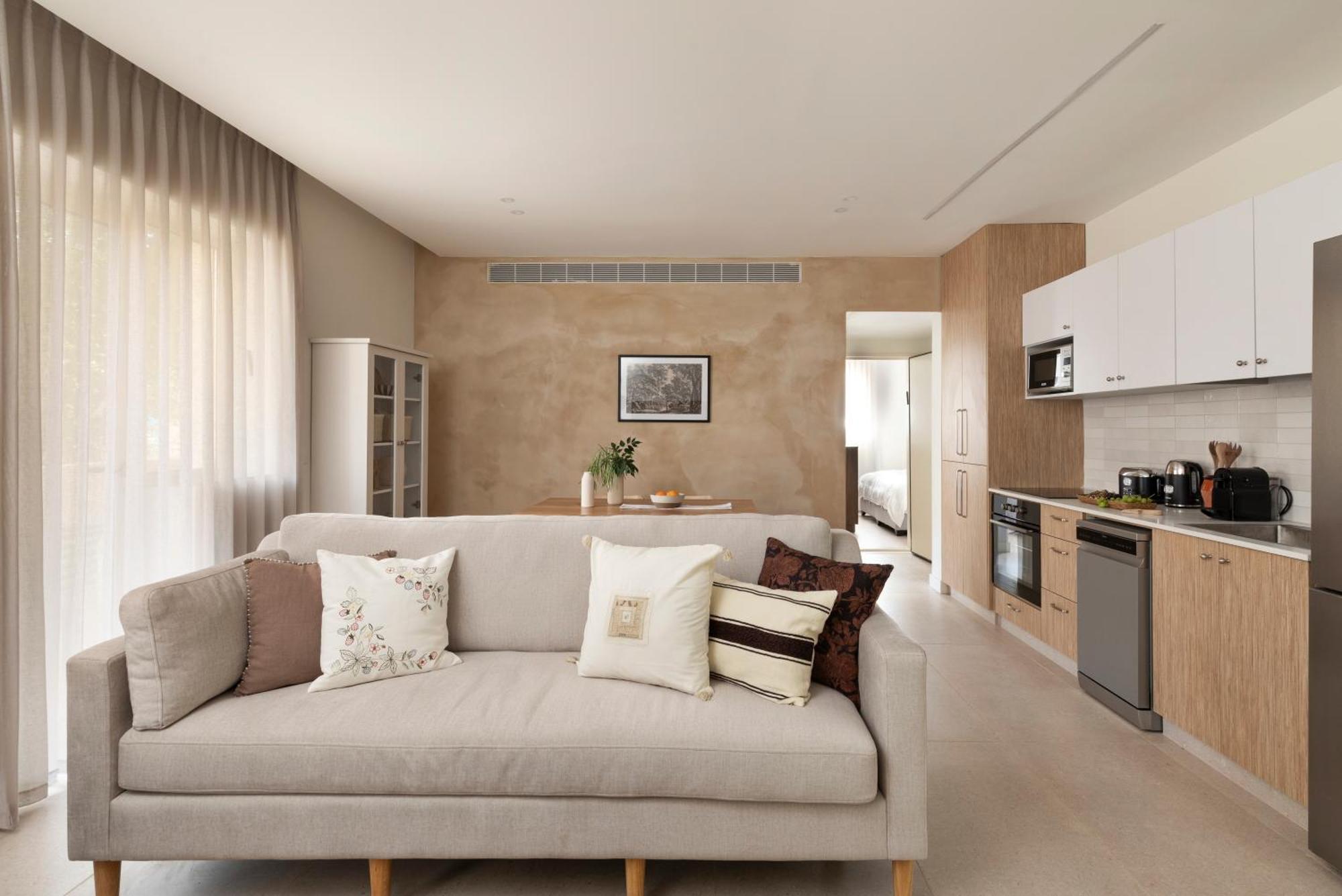 The J - Luxury Apartments By Localz Jerusalem Exterior photo