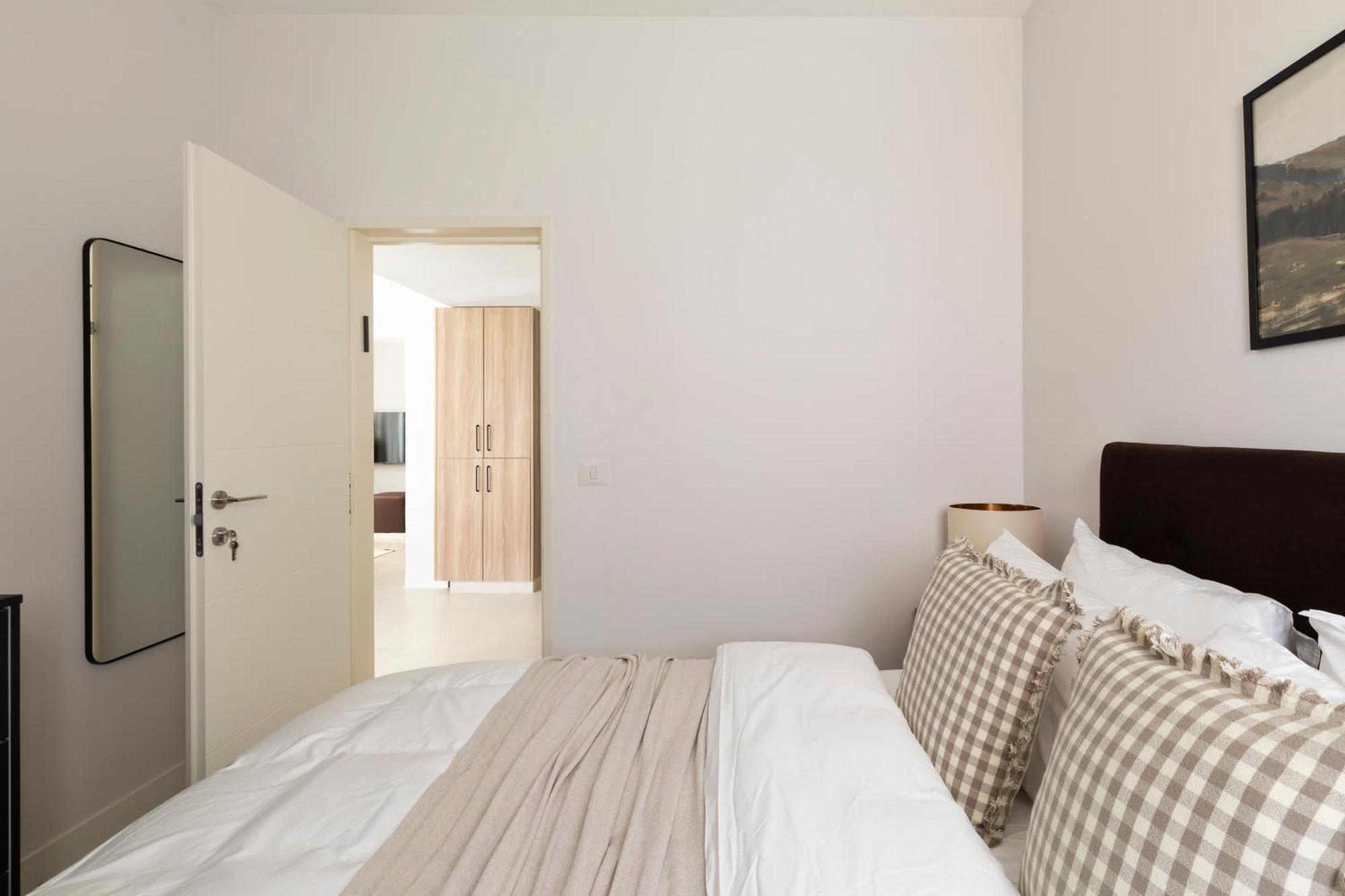 The J - Luxury Apartments By Localz Jerusalem Exterior photo